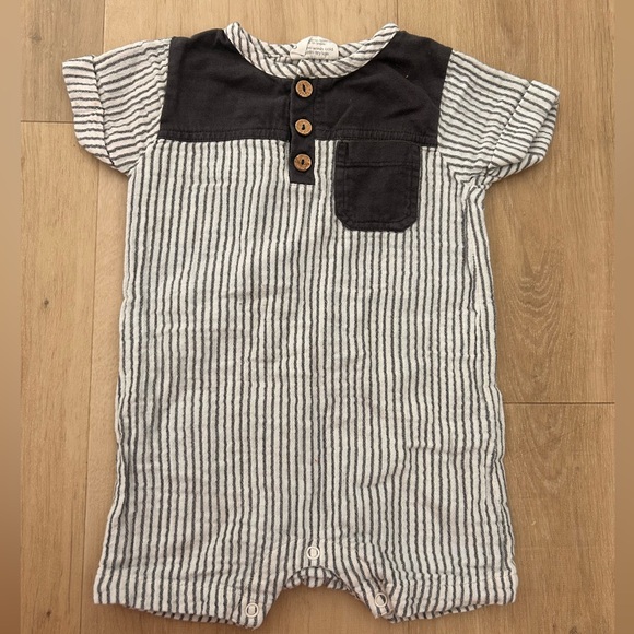 Other - City mouse 100% cotton striped romper size 12-18 months